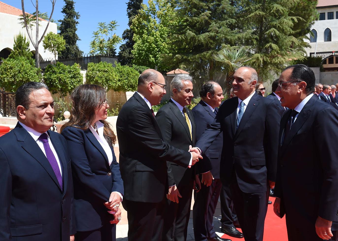 مراسم استقبال رسمية لرئيس الوزراء بمقر الحكومة الأردنية
