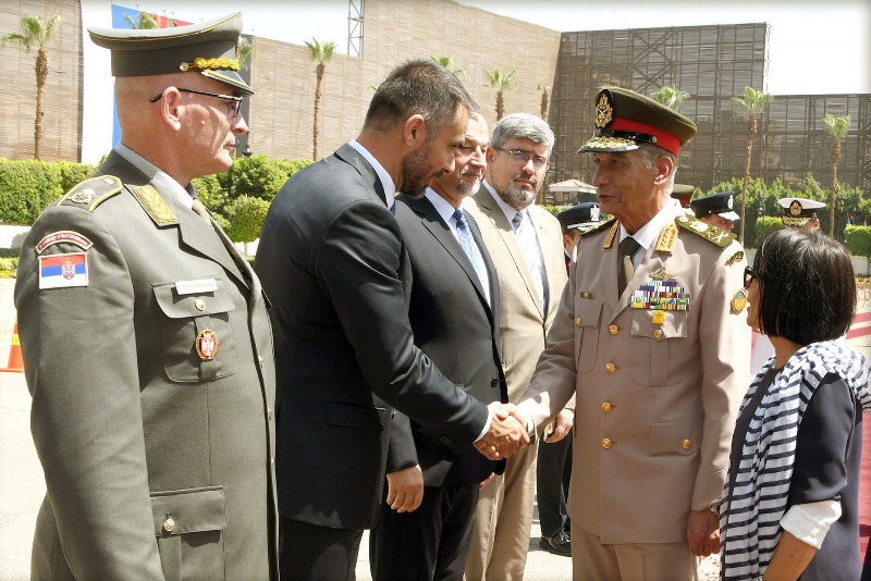 الفريق أول محمد زكي القائد العام للقوات المسلحة يلتقى وزير دفاع جمهورية صربيا