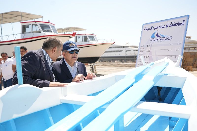 الفريق أسامة ربيع الانتهاء من بناء  مركب صيد و قاربا للعمل بالبحيرات المصرية | صور