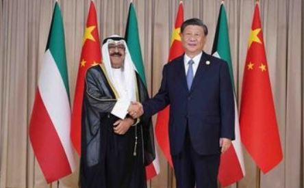 ولي عهد الكويت يجري مباحثات رسمية مع الرئيس الصيني  