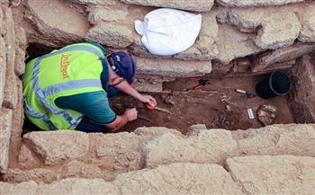 العثور على  قبور تعود لألفي عام ضمن أول مقبرة رومانية كاملة في غزة