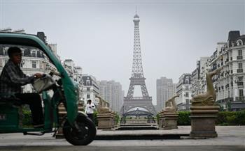   مجسم لبرج إيفل في هانججو يضفي ملامح باريسية على المدينة الصينية