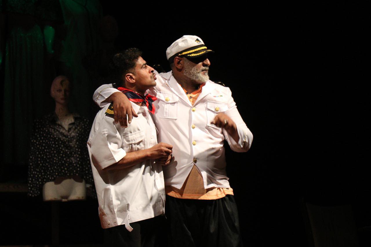 العرض العماني "العاصفة" يقدم الكوميديا الساخرة بمهرجان الإسكندرية المسرحي الدولي | صور