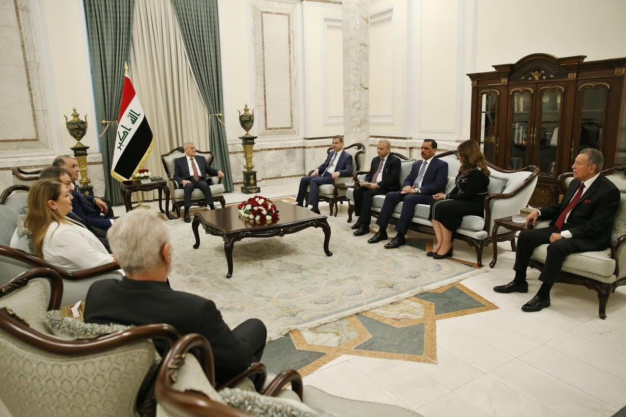 وفد اتحاد المحامين العرب يلتقي الرئيس العراقي على هامش فعاليات الاجتماع الطارئ للمكتب الدائم ببغداد| صور
