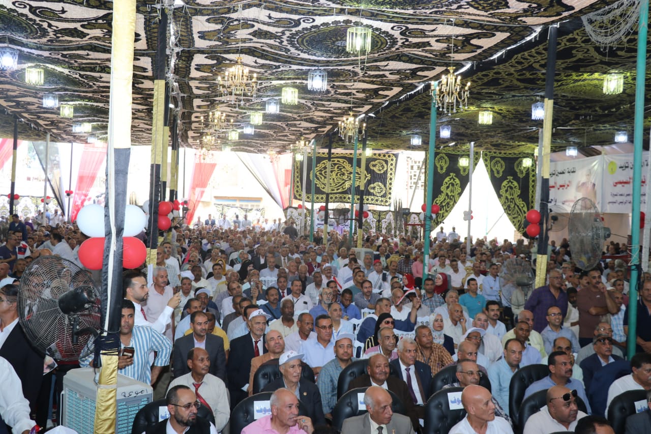  مؤتمر معلمي مصر يؤيدون الرئيس عبدالفتاح السيسي