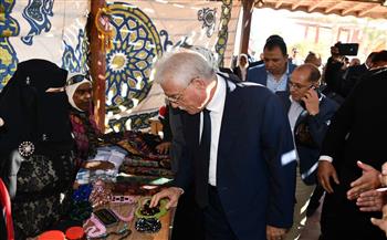   محافظ-جنوب-سيناء-يتفقد-معرض-الحرف-اليدوية-والتراثية-المقام-علي-هامش-المؤتمر-الجماهيري-التوعوي|-صور-