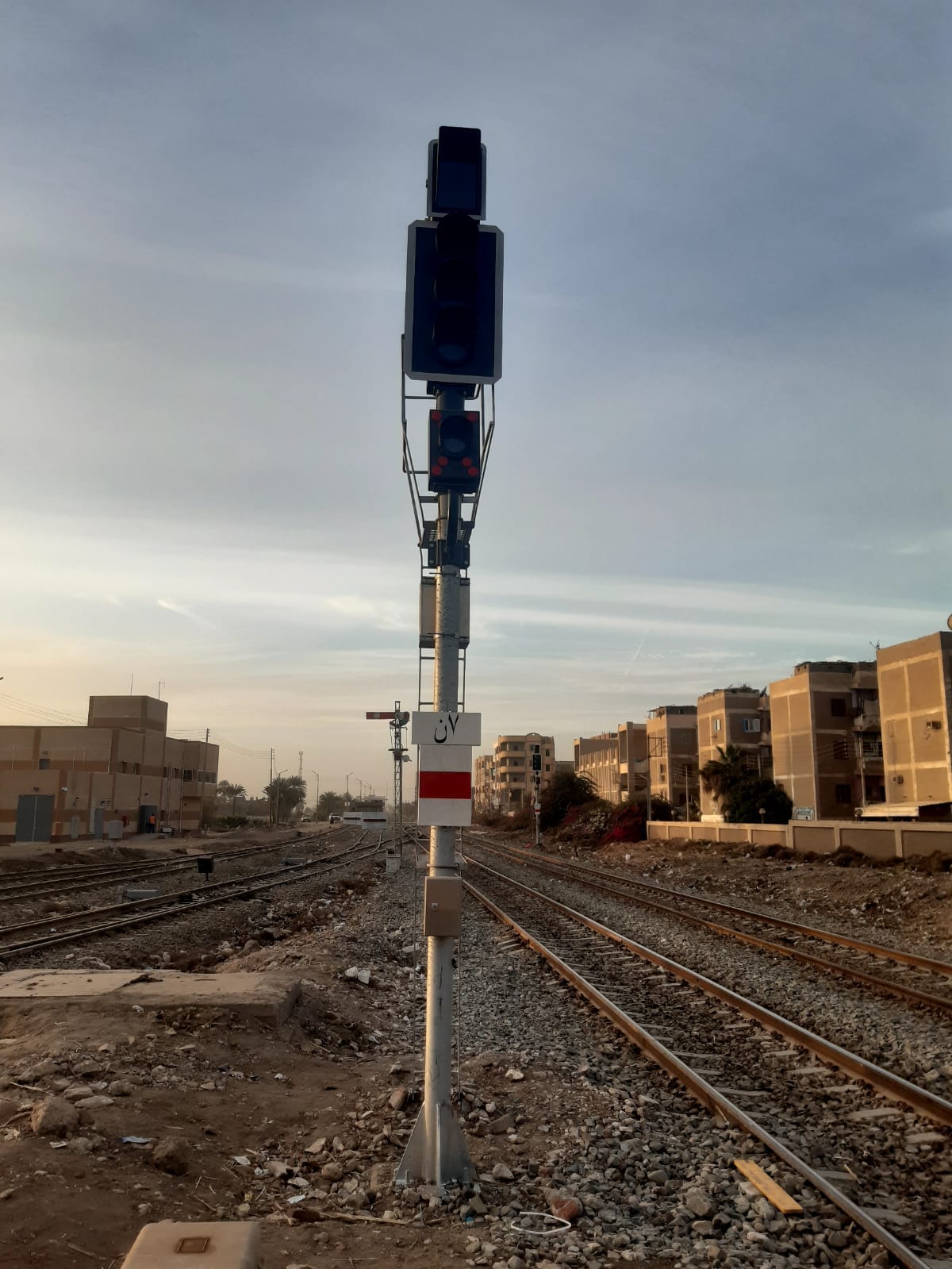 وزير النقل يعلن دخول برج إشارات أبوتشت في الخدمة ضمن مشروع تطوير نظم الإشارات على خط (أسيوط/نجع حماد