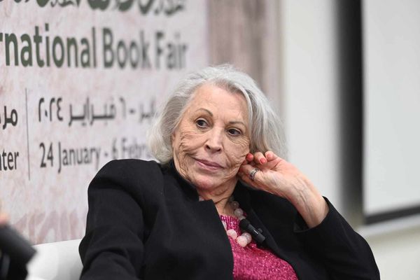 الفنانة  فريدة فهمي  في ضيافة معرض القاهرة الدولي للكتاب تروي أسرار فرقة رض