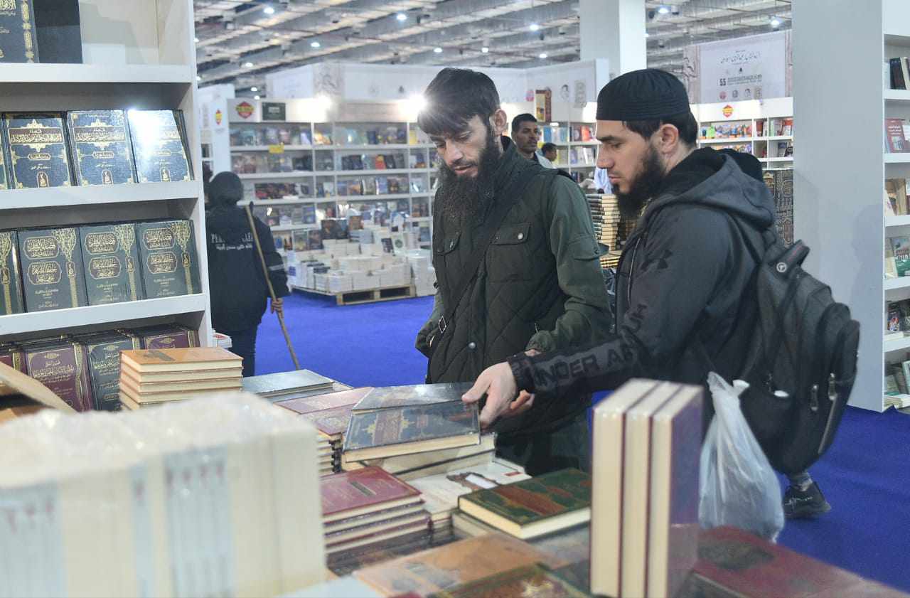 جمهور معرض القاهرة الدولي للكتاب 