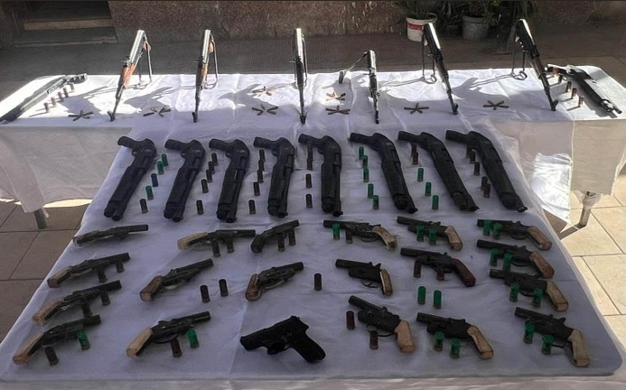 ضبط 73 سلاح نارى ومواد مخدرة بحوزة 70 عنصر إجرامي بحملة بأسيوط