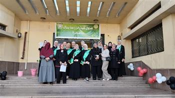   نائب رئيس جامعة الأزهر يُكرم الطالبات المتفوقات علميًا بفصول كلية الزراعة بنات |صور