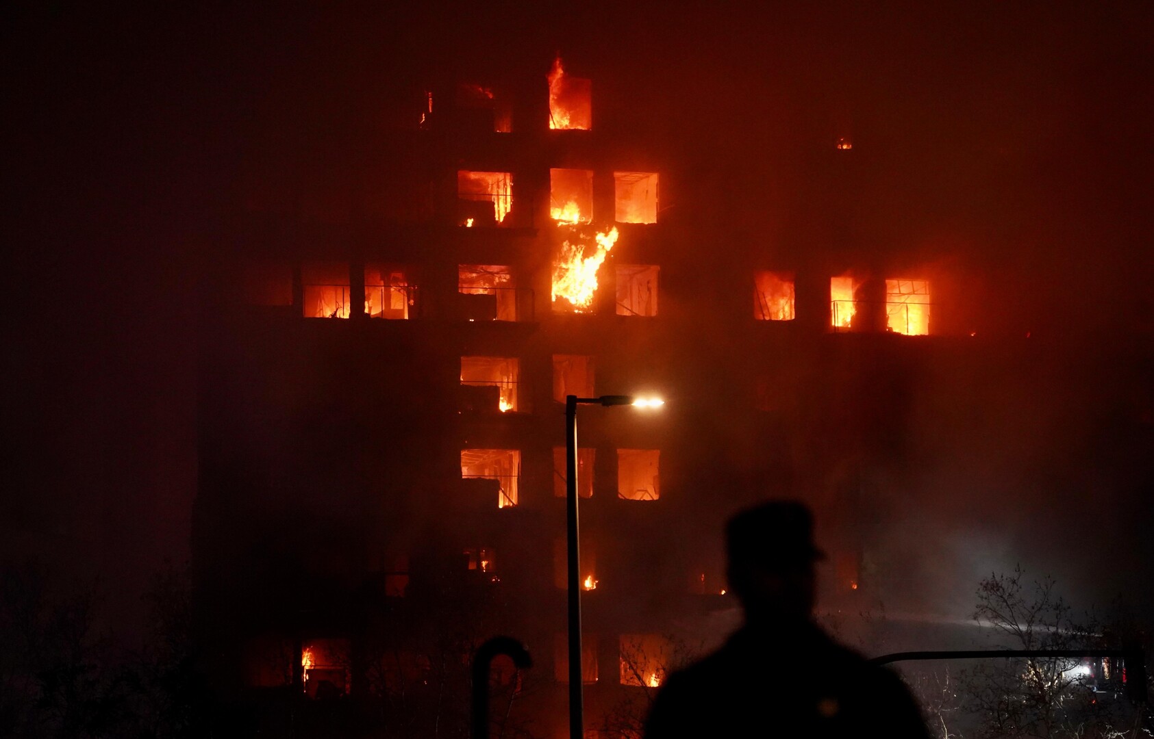 مصرع وإصابة 59 شخصًا إثر اندلاع حريق في مبنى سكني شرقي الصين