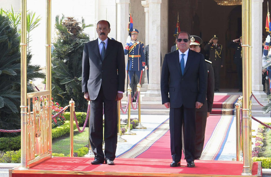 المتحدث الرئاسي ينشر صور استقبال الرئيس السيسي لنظيره الإريتري بقصر الاتحادية