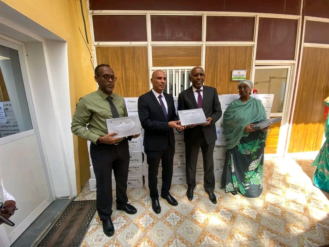 مصر تقدم 1400 جهاز لوحي «تابلت» إلى جيبوتي للمساهمة في إجراء التعداد السكاني العام | صور