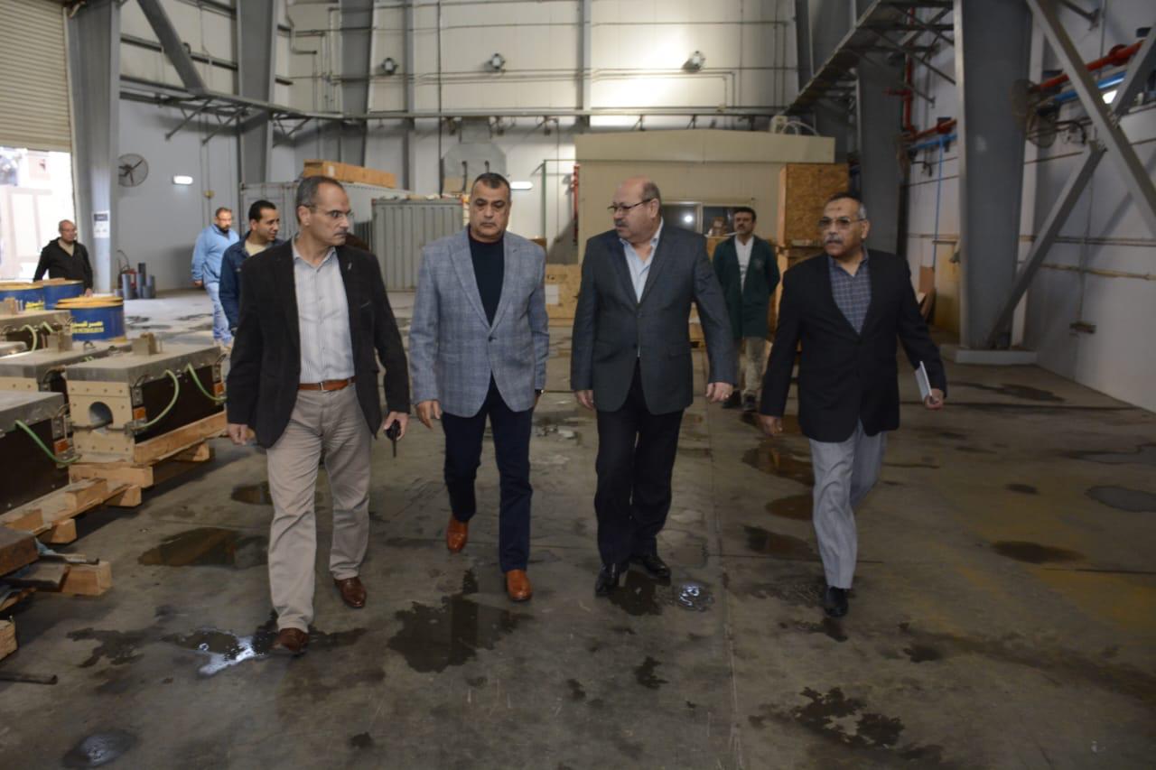 "وزير الدولة للإنتاج الحربي" في جولة تفقدية مفاجئة جديدة لشركة "حلوان للصناعات الهندسية"