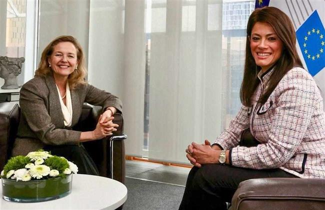 وزيرة التعاون الدولي تعقد أول لقاء مع ناديا كالفينو الرئيس الجديد لبنك الاستثمار الأوروبي