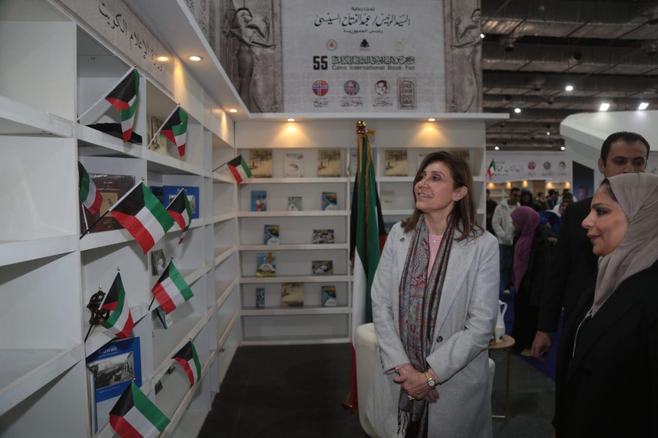 وزيرة الثقافة د.نيفين الكيلاني تتفقد معرض الكتاب