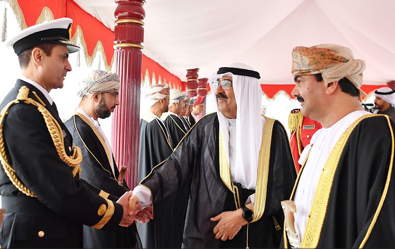 أمير الكويت يصل إلى سلطنة عمان
