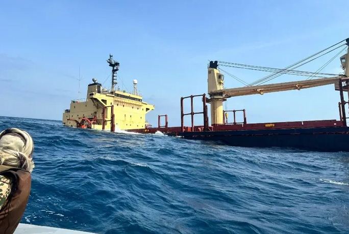 الحوثيون: نحمّل رئيس وزراء بريطانيا مسئولية غرق السفينة روبيمار 