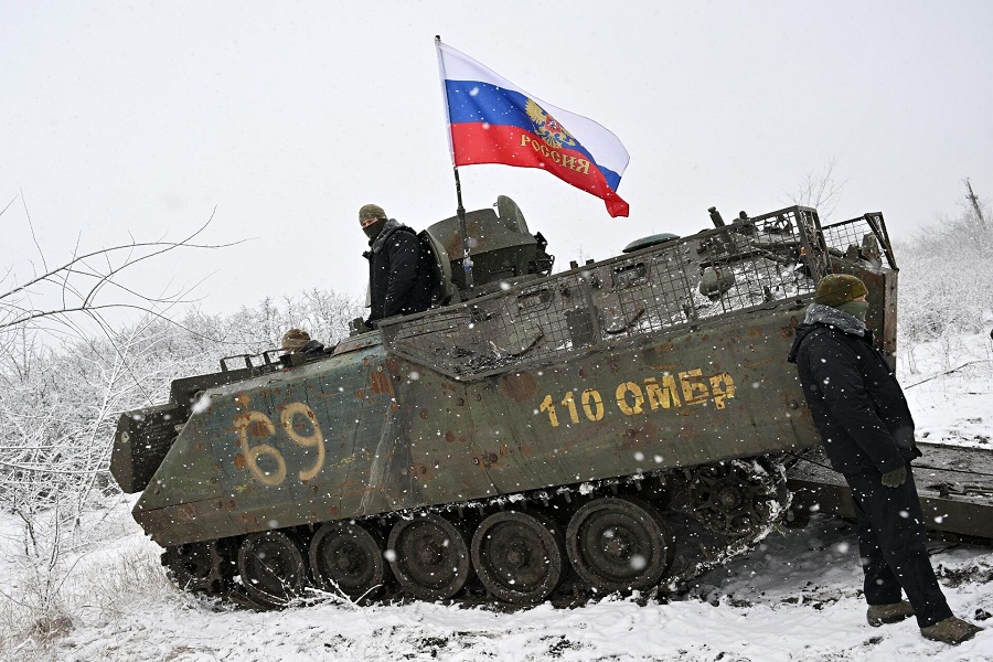 القوات الروسية تستولى على معدات غربية في مدينة «أفدييفكا»