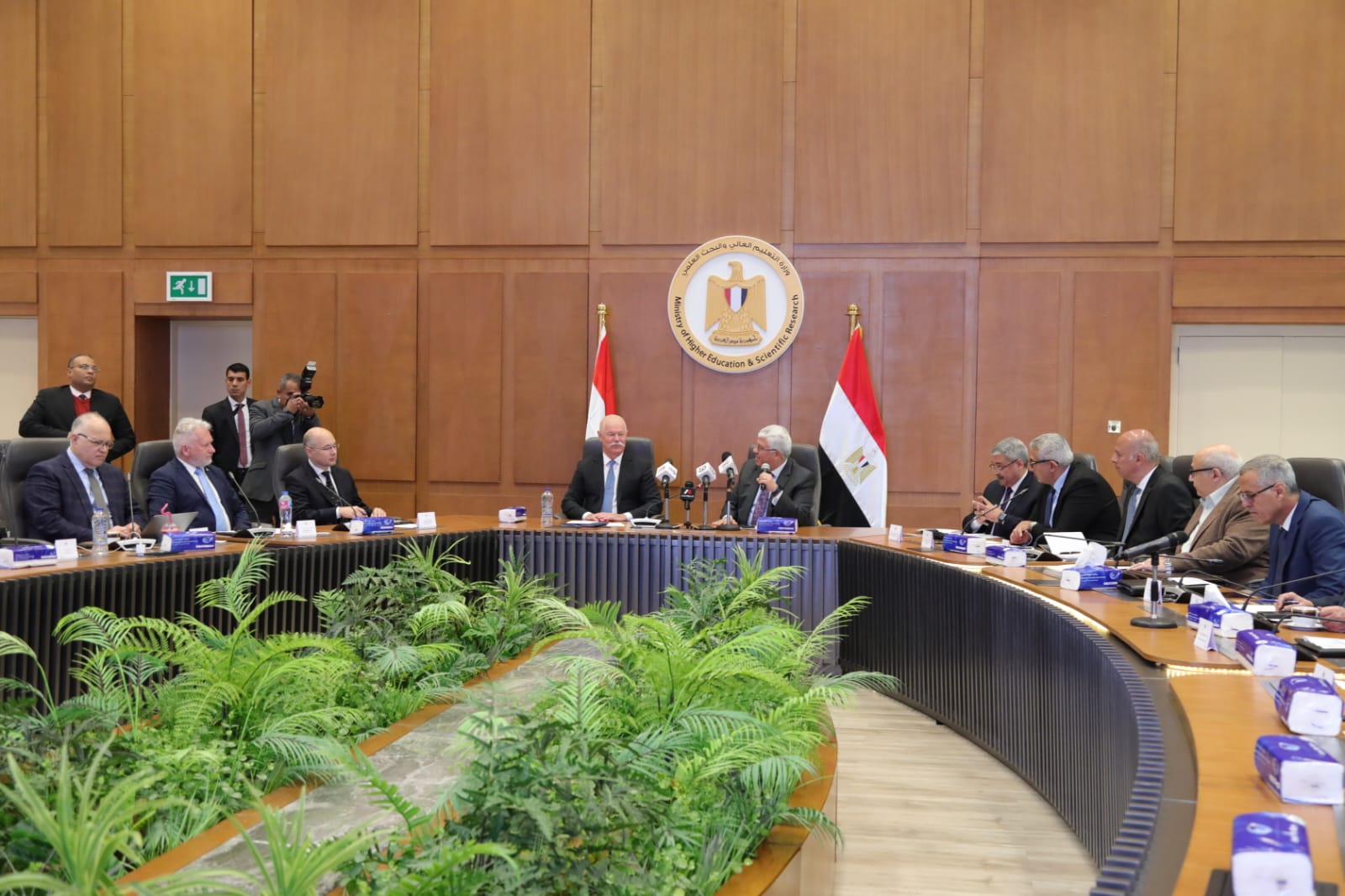 وزيرا التعليم العالي والابتكار المجري يفتتحان جلسة المنتدى الأكاديمي العلمي الأول بين مصر والمجر