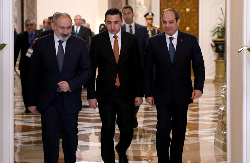 المتحدث الرئاسي ينشر صور الرئيس السيسي يستقبل رئيس وزراء أرمينيا 