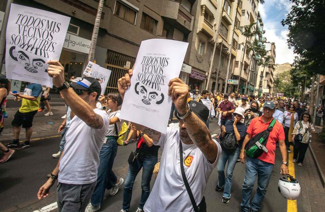 عشرات الآلاف يتظاهرون في جزر الكناري الإسبانية احتجاجا على «السياحة المفرطة» 5