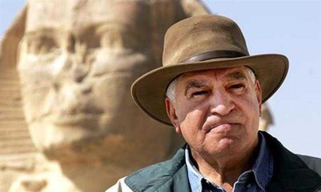  زاهي حواس أسعى لمليون توقيع لإعادة حجر رشيد إلى مصر