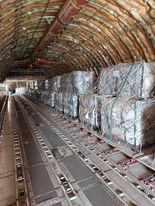  وصول ثاني طائرة مساعدات لمطار العريش محملة بـ 1530 خيمة لأهالي قطاع غزة