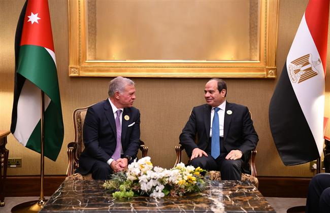 الرئيس السيسي يلتقي العاهل الأردني على هامش أعمال القمة العربية في البحرين