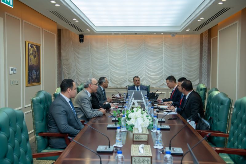 اجتماع المهندس محمد صلاح الدين مصطفى وزير الدولة للإنتاج الحربي، مع ممثلي شركة  FAMSUN  الصينية