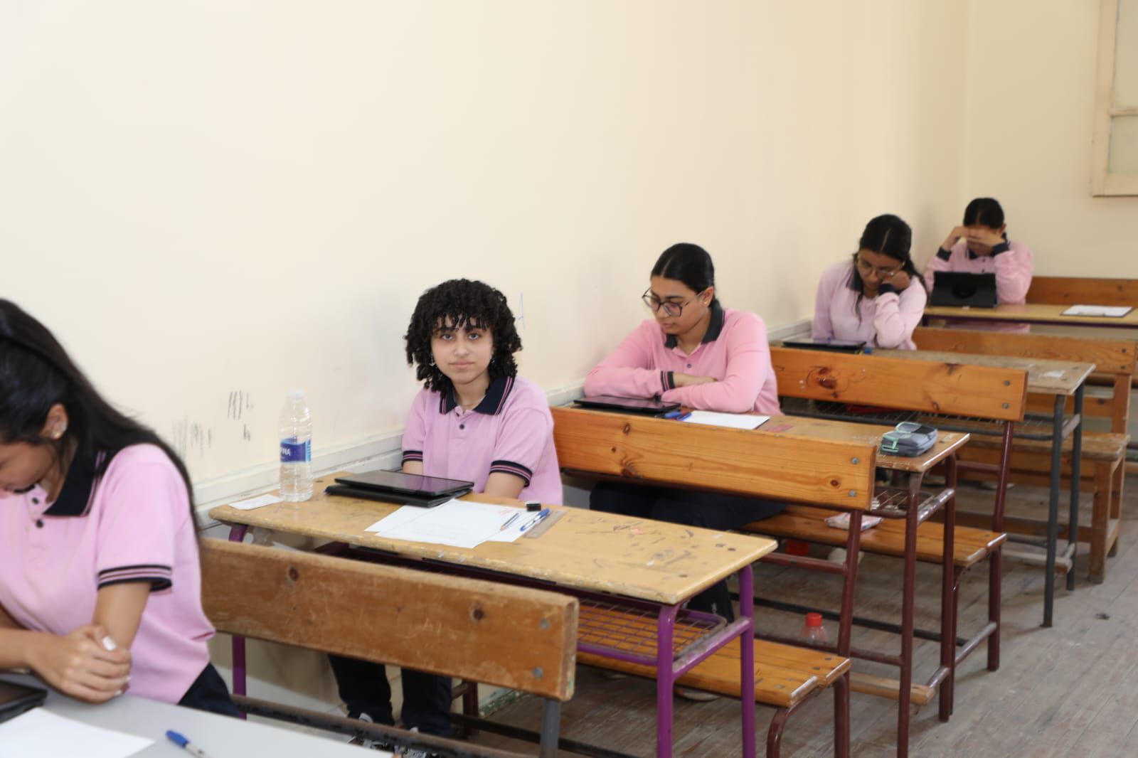 الإمتحانات بمدرسة بورسعيد الثانوية بنات