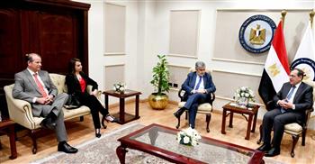   وزير البترول يبحث مع سفير تشيلي ورئيس  إيناب سيبترول  أنشطة الشركة في مصر