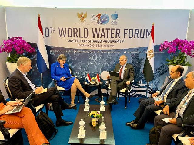 وزير الري يبحث مع المبعوثة الهولندية للمياه ترتيبات قمة المناخ COP 29 ومؤتمر الأمم المتحدة 2026| صور