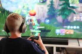 كيف تحمي طفلك من فخ الألعاب الإلكترونية؟ استشاري نفسي يكشف تأثيرات خطيرة