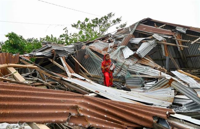 الهند ارتفاع حصيلة ضحايا الانهيارات الأرضية والفيضانات بسبب إعصار ريمال إلى  قتيلا