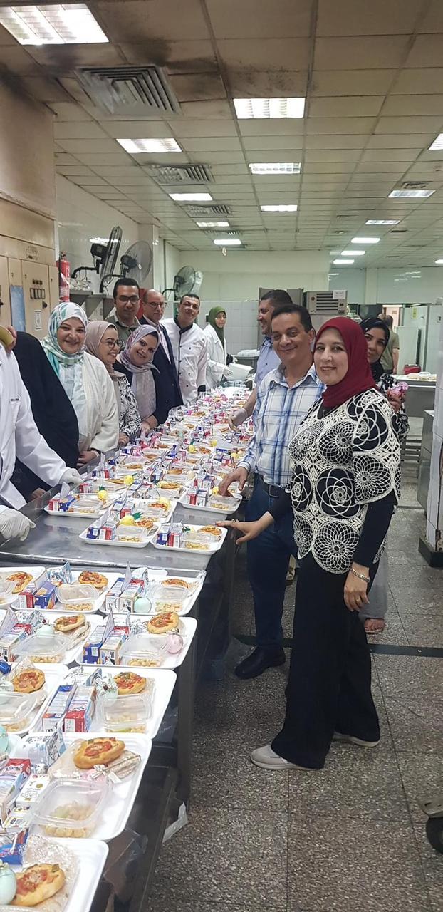 وجبات خاصة لنزلاء مستشفى أطفال المنصورة احتفالا بـ شم النسيم 