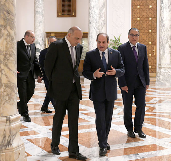الرئيس السيسي يستقبل الدكتور بشر الخصاونة رئيس الوزراء ووزير الدفاع بالمملكة الأردنية الهاشمية