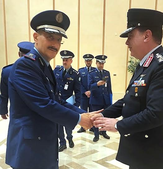 لقاء قائد القوات الجوية مع قائد القوات الجوية الملكية السعودية
