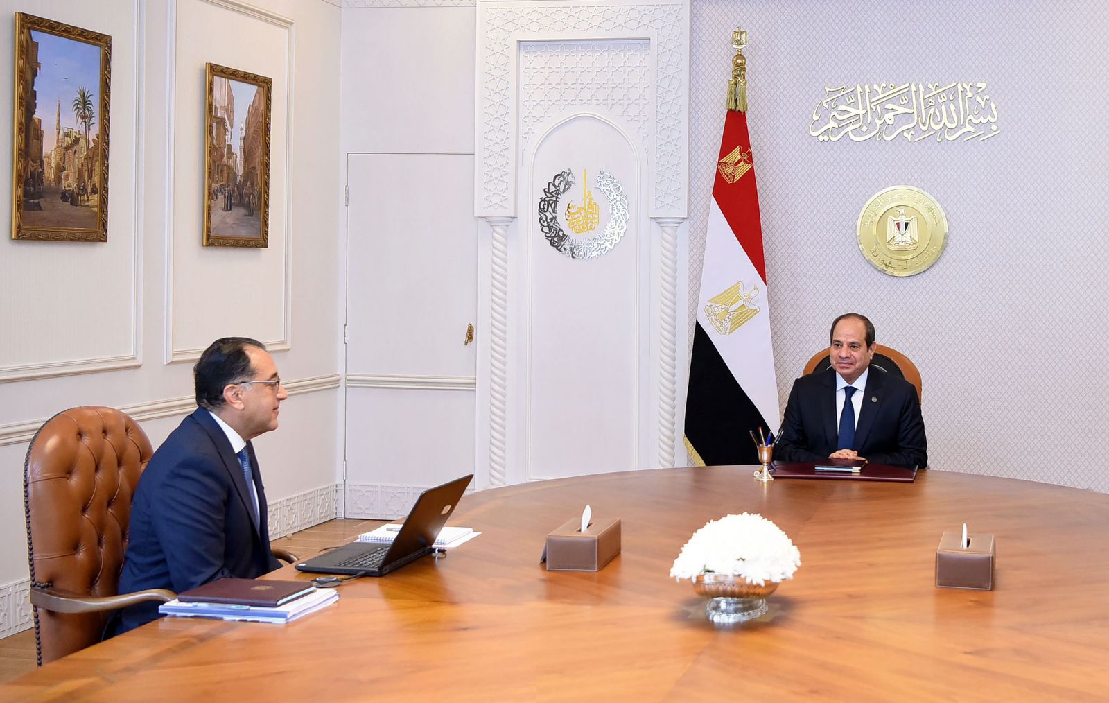 الرئيس السيسي يطلع على الترتيبات الجارية لمؤتمر الاستثمار بين مصر والاتحاد الأوروبي 
