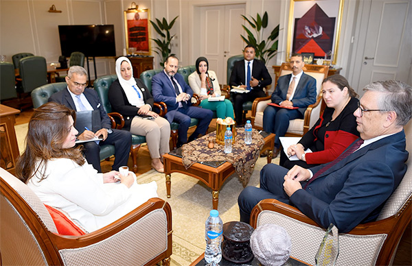 وزيرة الهجرة خلال استقبالها سفير هولندا بالقاهرة