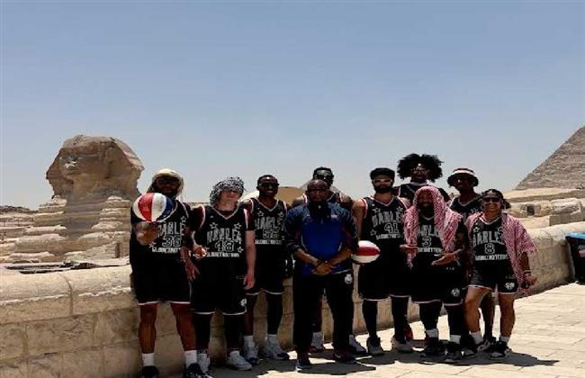 فريق كرة السلة الاستعراضي العالمي هارلم جلوبتروترز الأمريكي يزور منطقة أهرامات الجيزة| صور