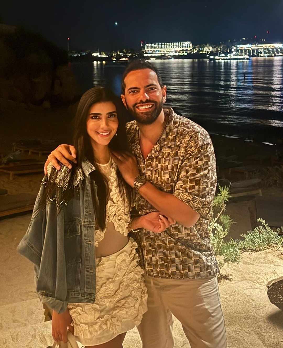 ريم سامي من شهر العسل في اليونان رفقة زوجها