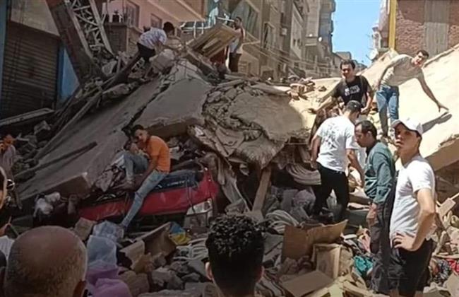 انهيار منزل من  أدوار في شارع النبي دانيال بميت غمر في الدقهلية |صور 