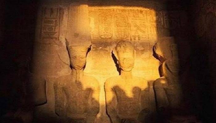  في معجزة فلكية بأبو سمبل.. تعامُد الشمس على وجه رمسيس الثاني
