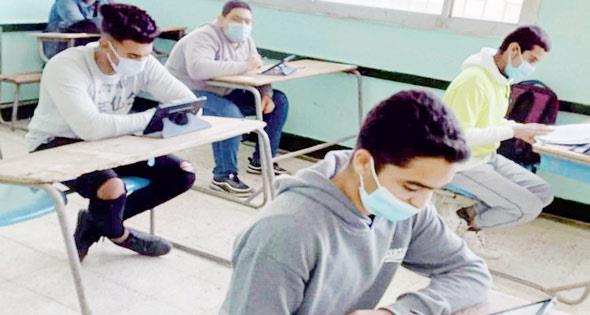 طلاب الثانوية العامة لن يؤدوا امتحانات هذا العام فى مدارسهم - الأهرام اليومي