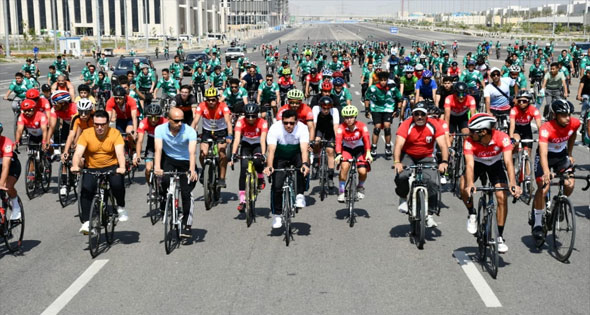 انطلق من العاصمة الإدارية الجديدة ٥ آلاف مشارك فى ماراثون الدراجات الهوائية  - الأهرام اليومي