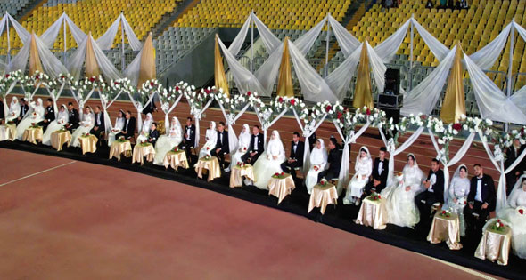 المنطقة الشمالية العسكرية تنظم حفل زفاف جماعى لـ 300 شاب وفتاة من أبناء المحافظات - الأهرام اليومي